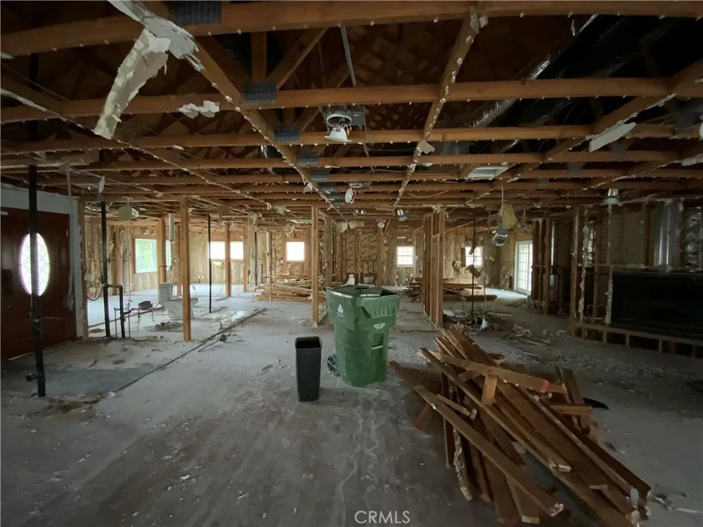 9136 Balcom Avenue Northridge, CA 91325
