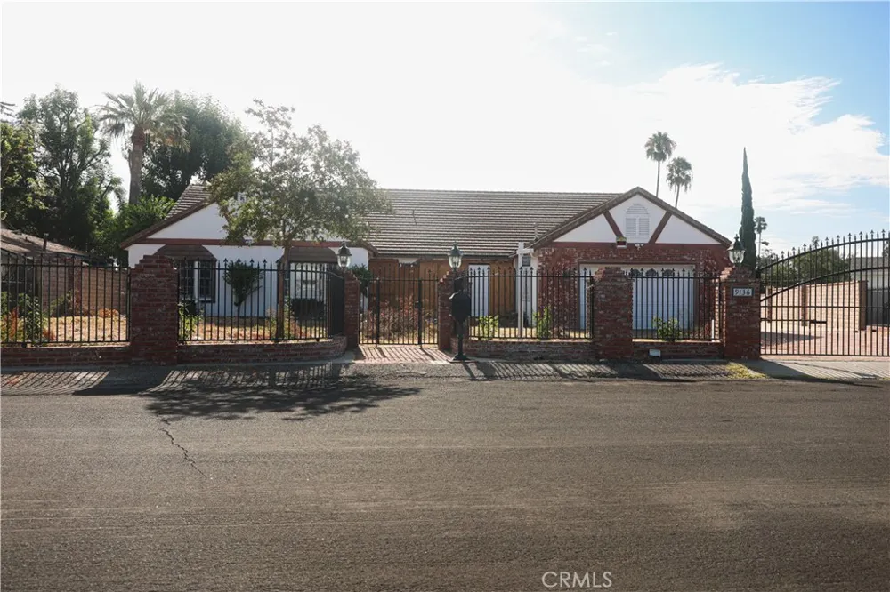 9136 Balcom Avenue Northridge, CA 91325