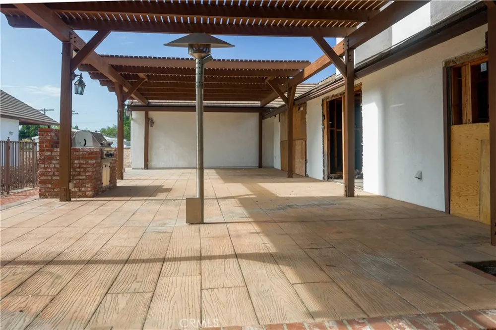 9136 Balcom Avenue Northridge, CA 91325