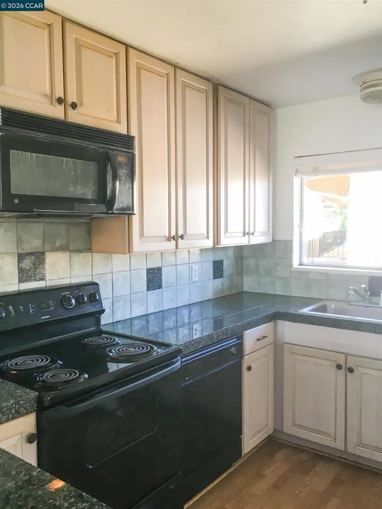 155 Canal St #12 San Rafael, CA 94901