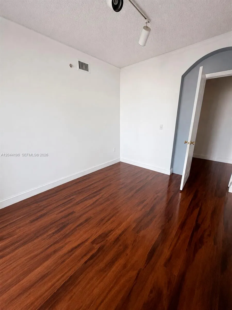 17145 Bay Rd #4307 Sunny Isles Beach, FL 33160