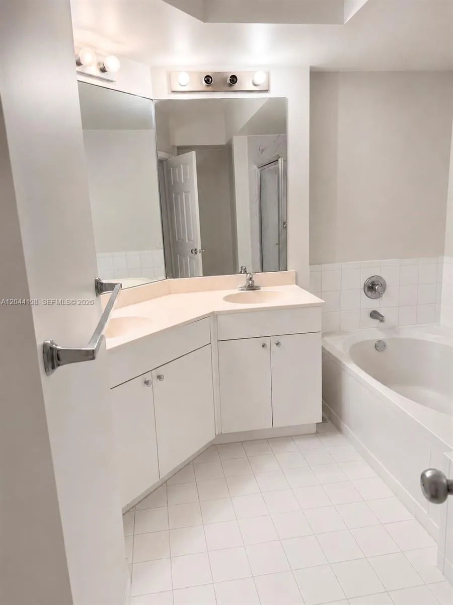 17145 Bay Rd #4307 Sunny Isles Beach, FL 33160
