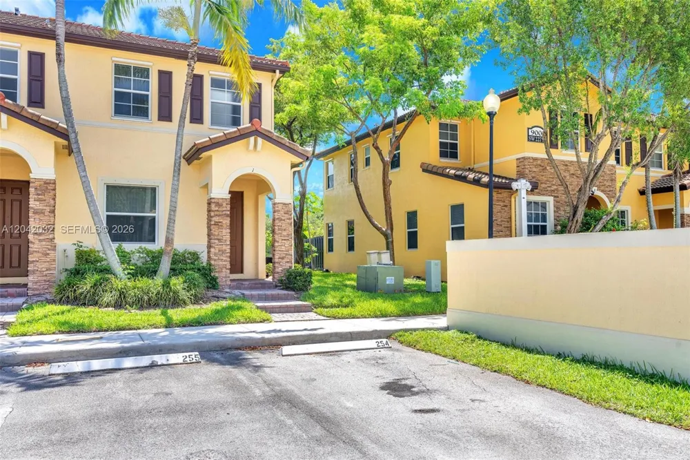 9011 SW 227th St #1 Cutler Bay, FL 33190