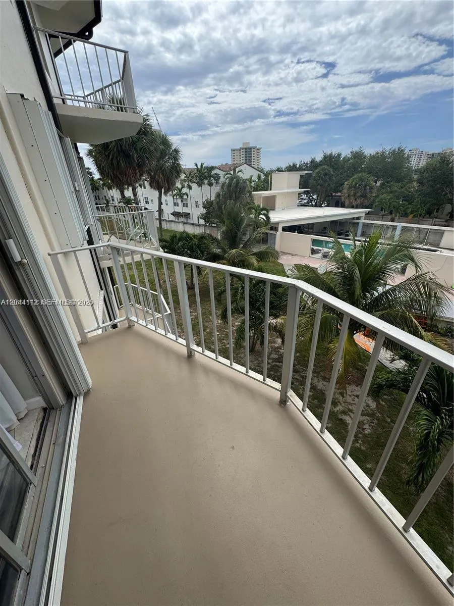 1967 S Ocean Blvd #315-C Lauderdale By The Sea, FL 33062