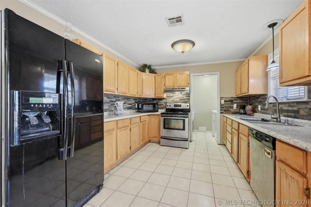 805 Harkey Tishomingo, OK 73460