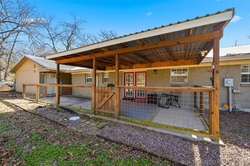 805 Harkey Tishomingo, OK 73460