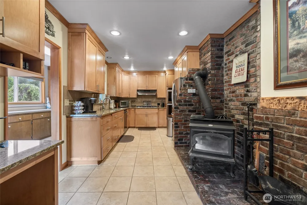 106 Lester Rd Morton, WA 98356