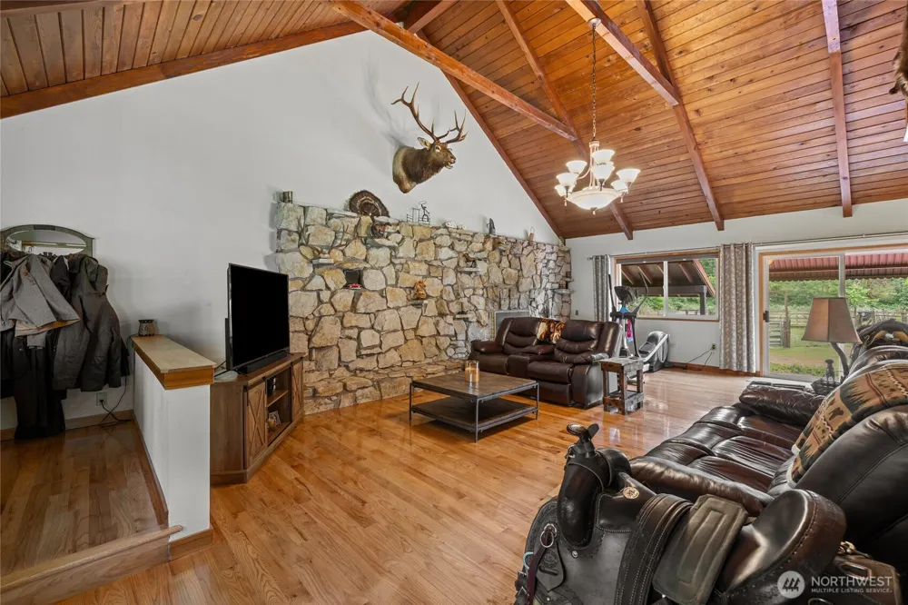 106 Lester Rd Morton, WA 98356