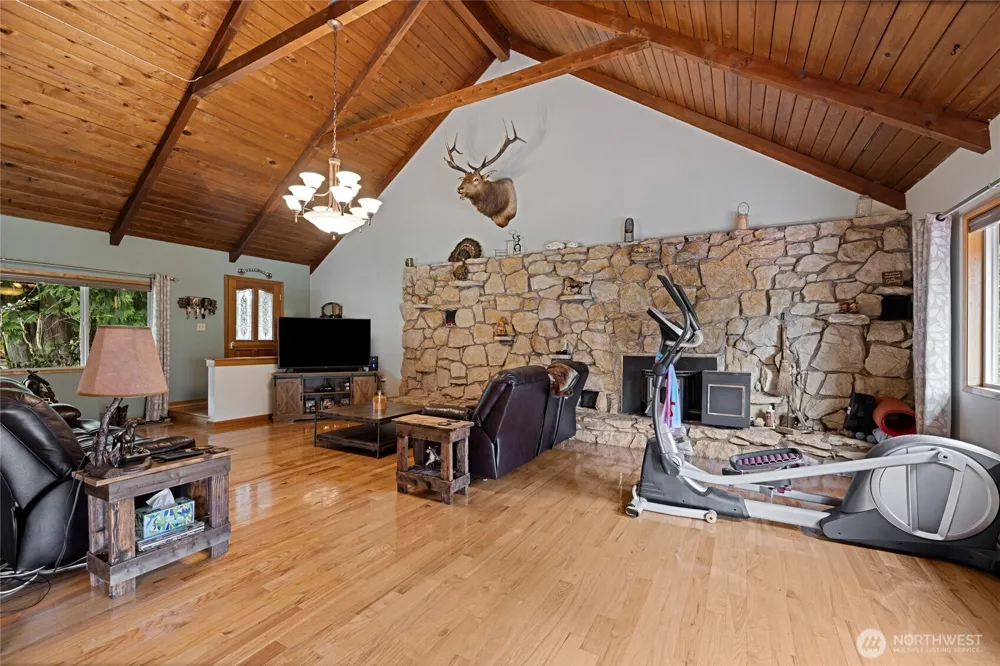 106 Lester Rd Morton, WA 98356