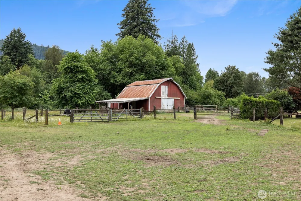 106 Lester Rd Morton, WA 98356