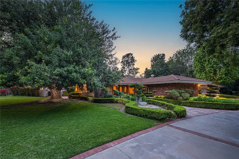 20827 E Mesarica Road Covina, CA 91724