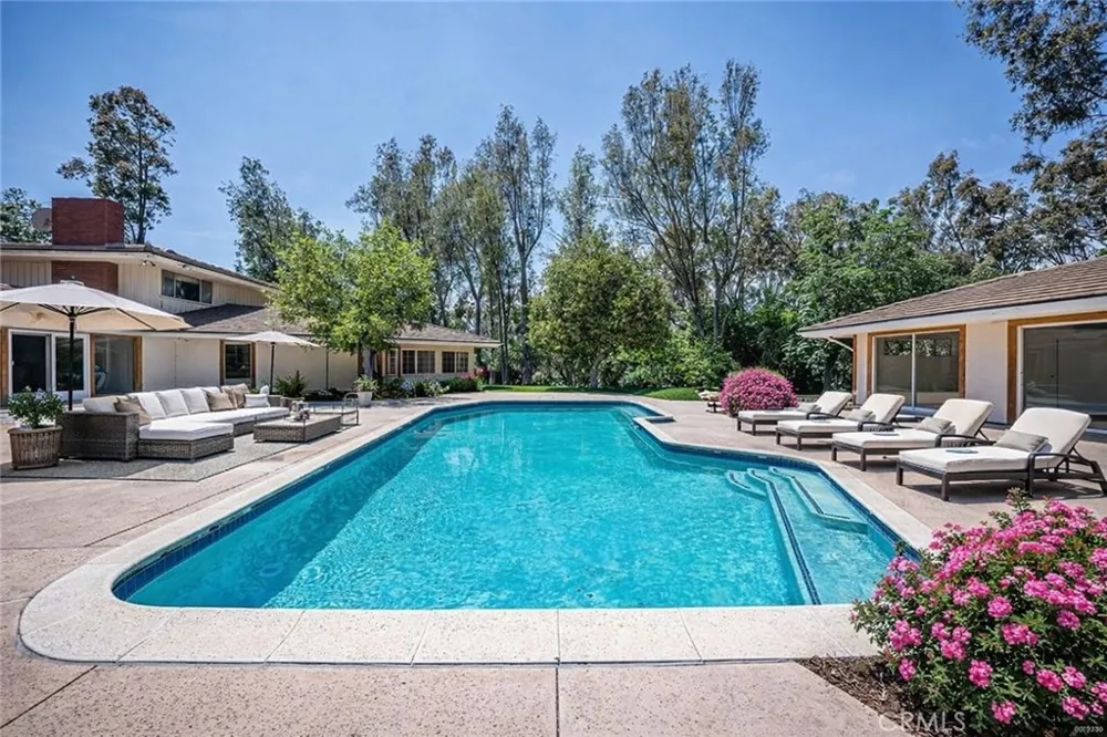 20827 E Mesarica Road Covina, CA 91724