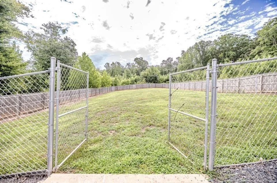 284 Back Creek Road Asheboro, NC 27205