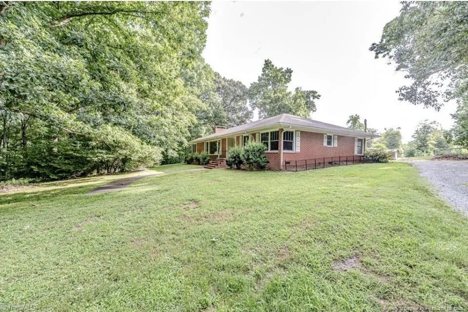 284 Back Creek Road Asheboro, NC 27205