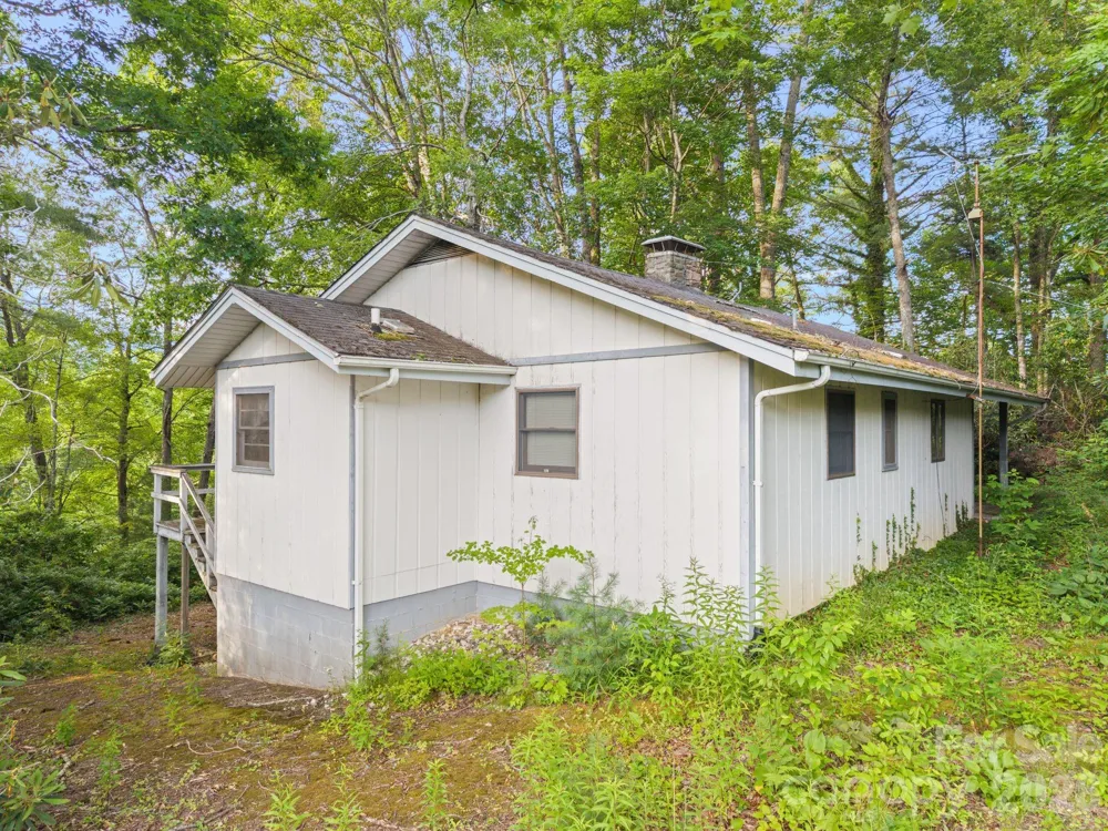 65 Gurney Franklin Road Newland, NC 28657