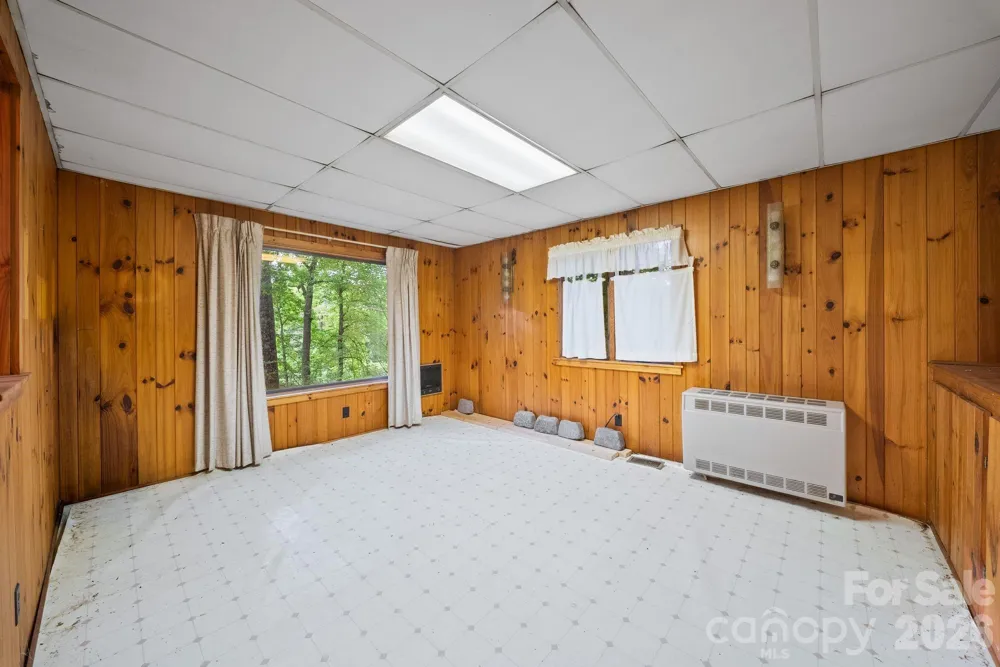 65 Gurney Franklin Road Newland, NC 28657