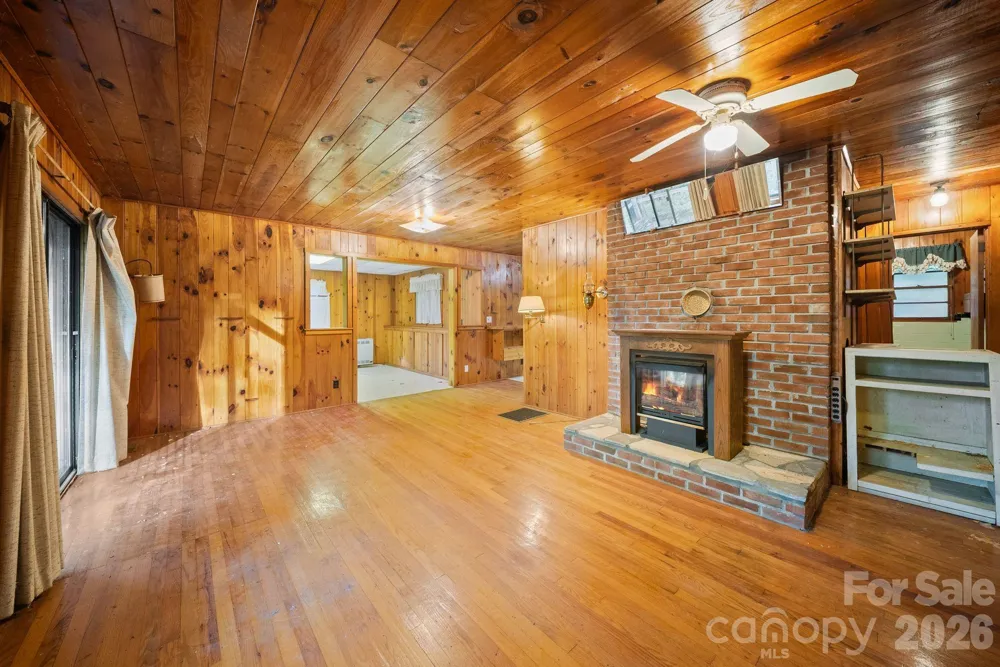 65 Gurney Franklin Road Newland, NC 28657