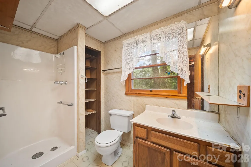 65 Gurney Franklin Road Newland, NC 28657