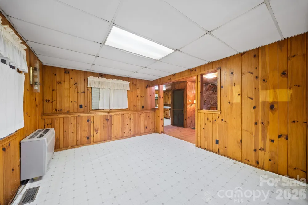 65 Gurney Franklin Road Newland, NC 28657