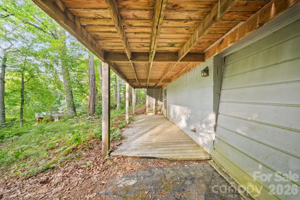 65 Gurney Franklin Road Newland, NC 28657