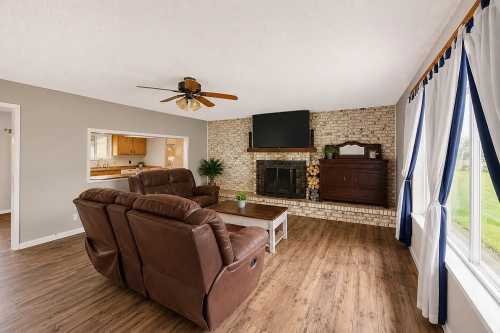 119 Dennis Street Jacksboro, TX 76458