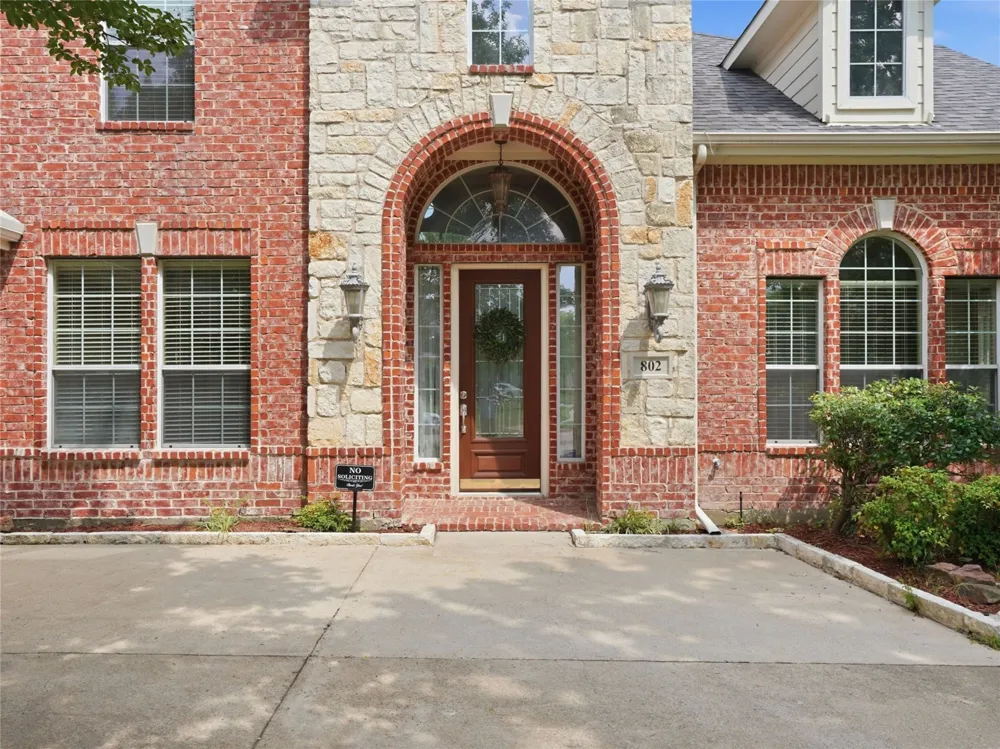 802 Shadybrook Drive Murphy, TX 75094