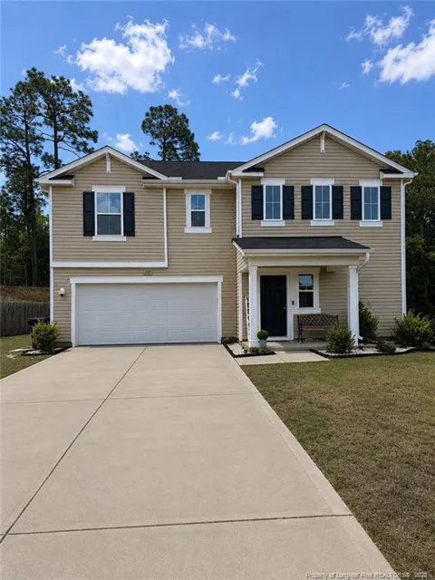 200 Hallow Oak Street