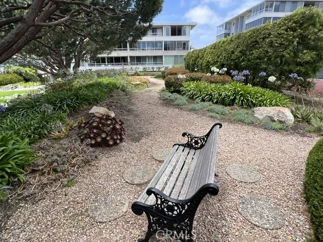 32709 Seagate Dr. #207 Rancho Palos Verdes, CA 90275