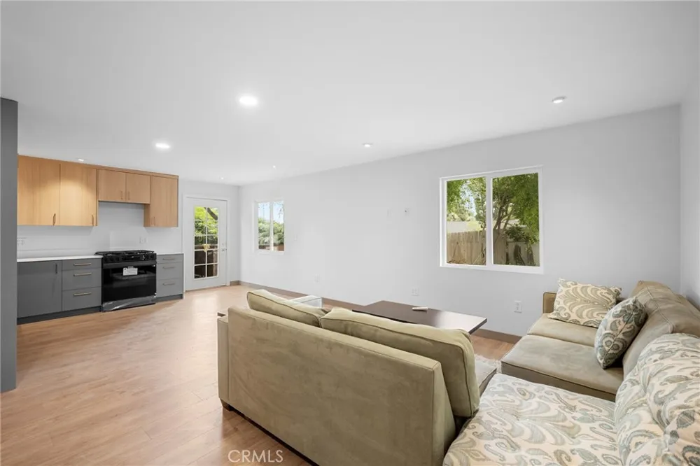 10377 Mcbroom Street #B Sunland, CA 91040