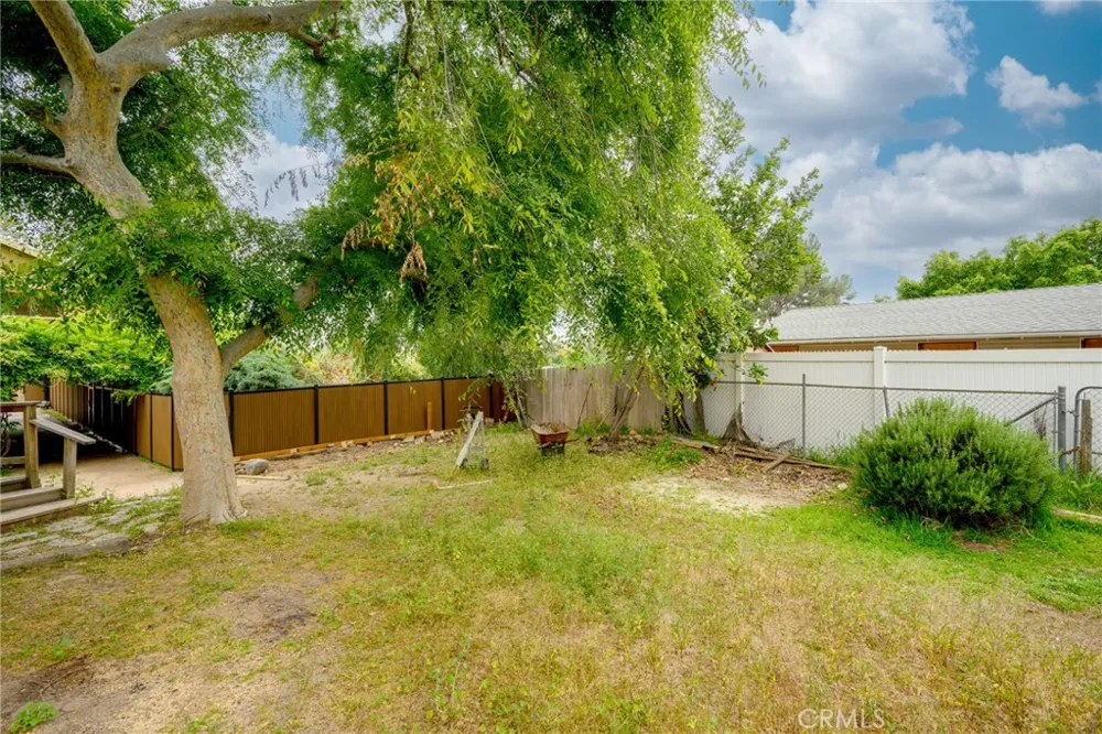 10377 Mcbroom Street #B Sunland, CA 91040