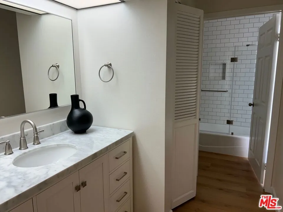 8515 Falmouth Avenue #405 Playa del Rey, CA 90293