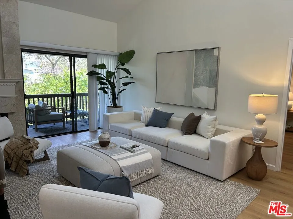 8515 Falmouth Avenue #405 Playa del Rey, CA 90293