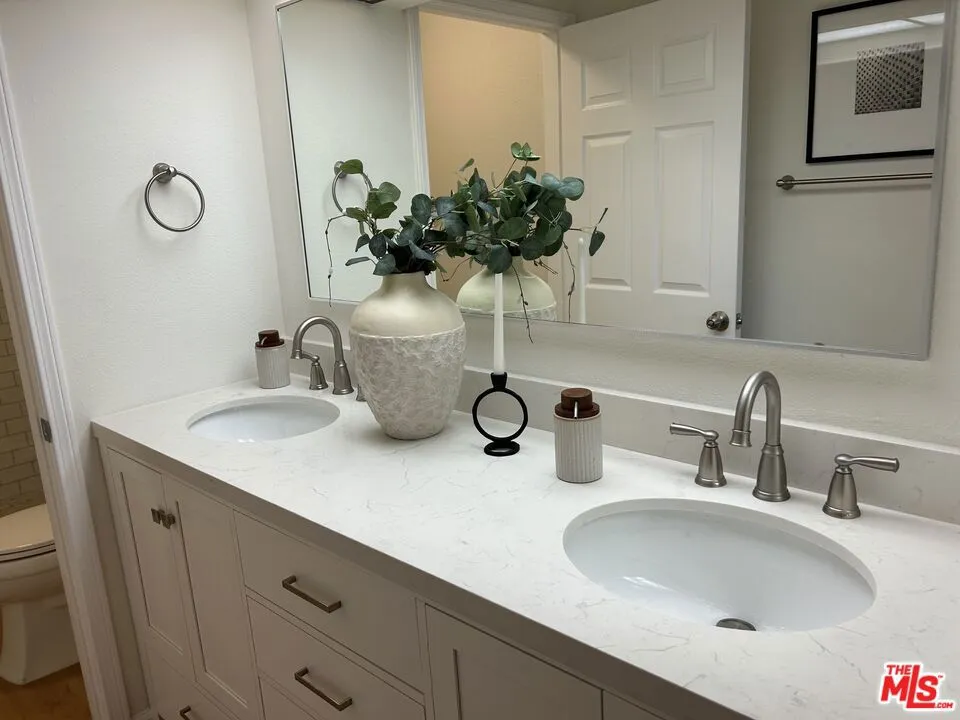8515 Falmouth Avenue #405 Playa del Rey, CA 90293
