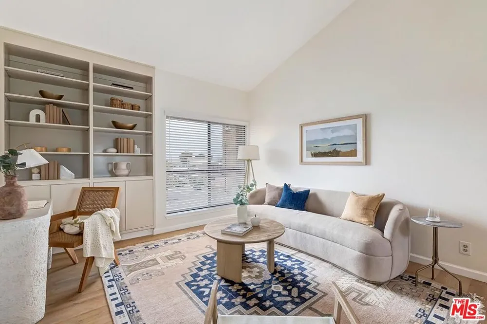 8515 Falmouth Avenue #405 Playa del Rey, CA 90293