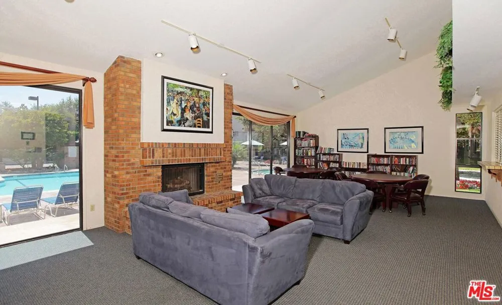 8515 Falmouth Avenue #405 Playa del Rey, CA 90293