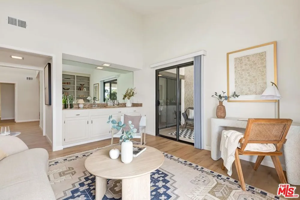 8515 Falmouth Avenue #405 Playa del Rey, CA 90293