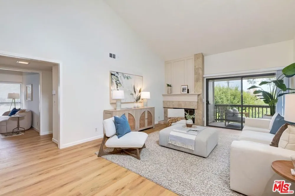 8515 Falmouth Avenue #405 Playa del Rey, CA 90293
