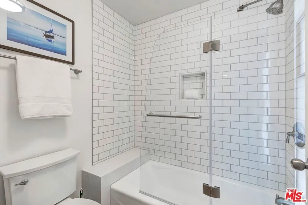 8515 Falmouth Avenue #405 Playa del Rey, CA 90293