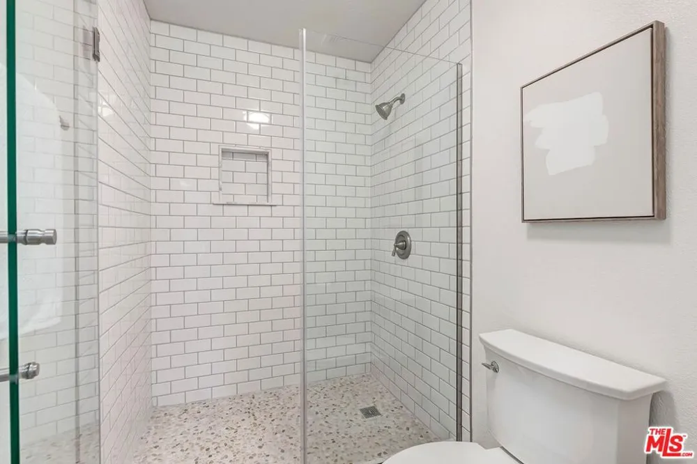 8515 Falmouth Avenue #405 Playa del Rey, CA 90293