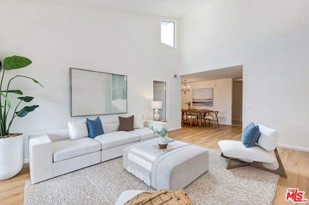 8515 Falmouth Avenue #405 Playa del Rey, CA 90293