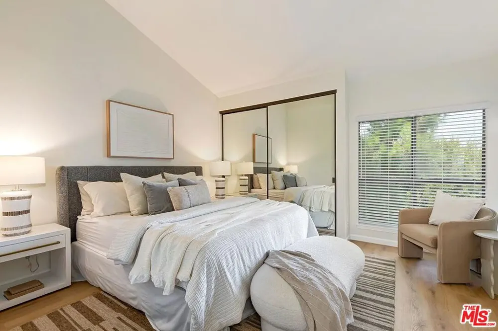 8515 Falmouth Avenue #405 Playa del Rey, CA 90293