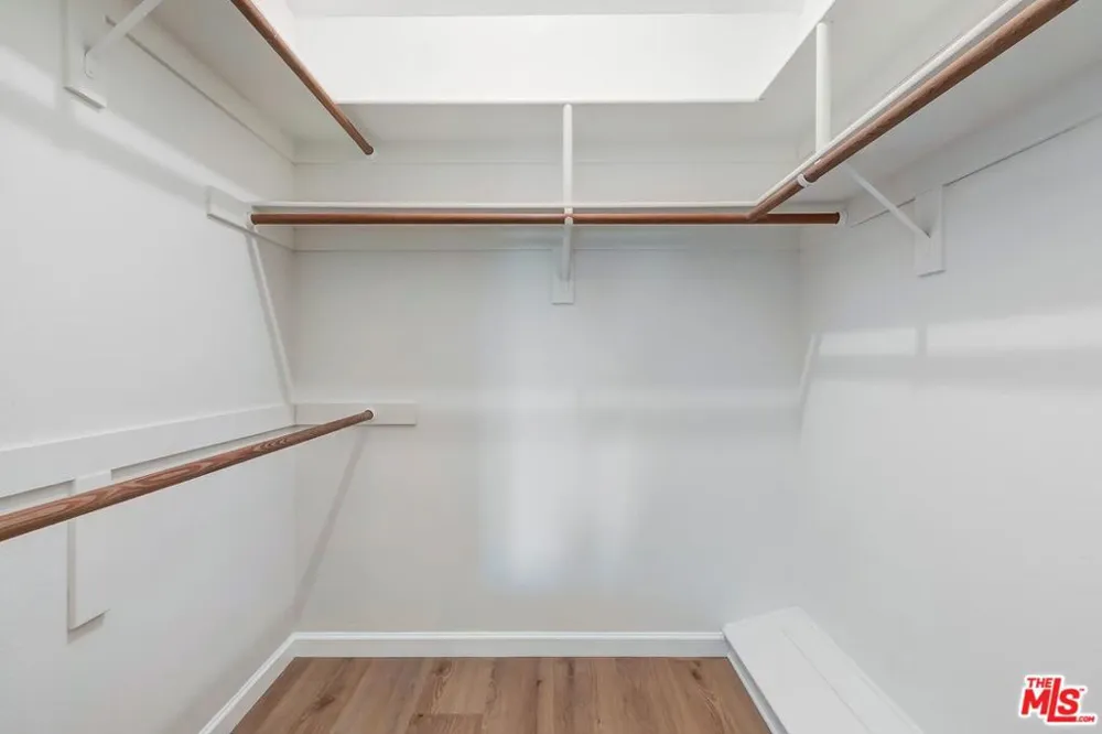 8515 Falmouth Avenue #405 Playa del Rey, CA 90293