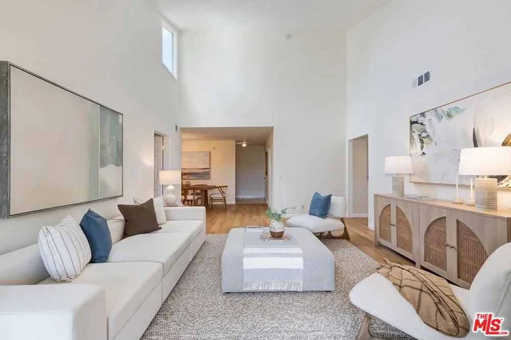 8515 Falmouth Avenue #405 Playa del Rey, CA 90293