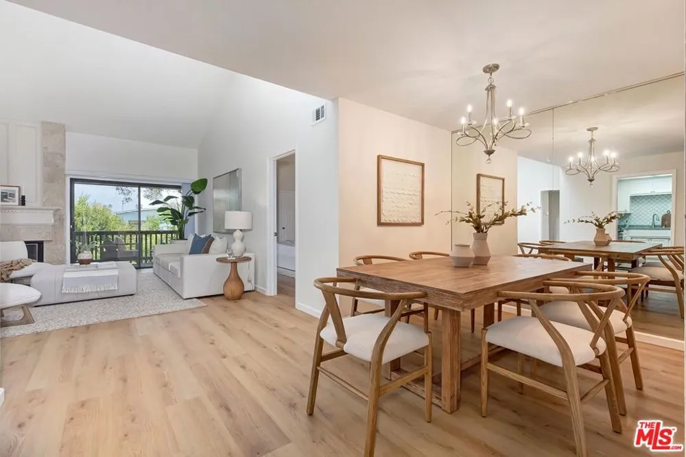 8515 Falmouth Avenue #405 Playa del Rey, CA 90293