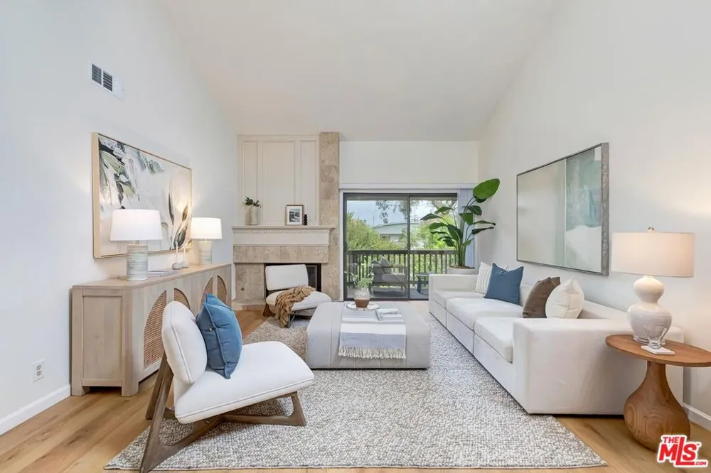 8515 Falmouth Avenue #405 Playa del Rey, CA 90293