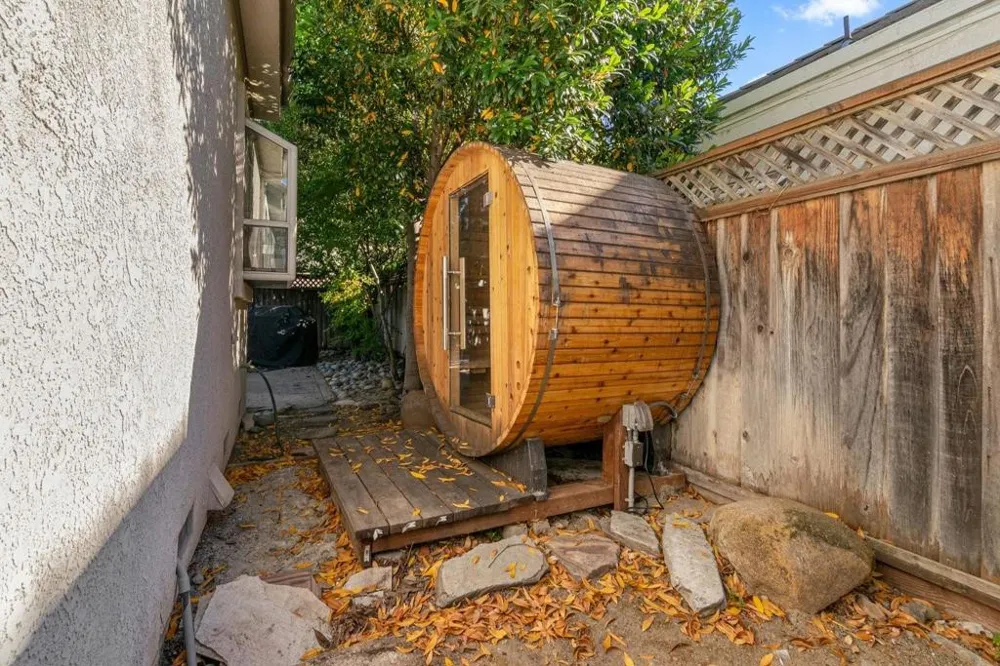 674 W Sunnyoaks Avenue Campbell, CA 95008