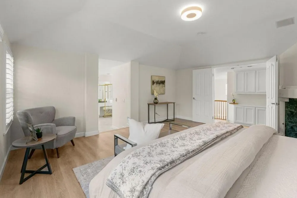 674 W Sunnyoaks Avenue Campbell, CA 95008
