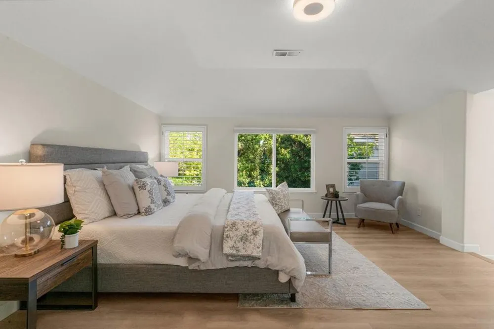 674 W Sunnyoaks Avenue Campbell, CA 95008
