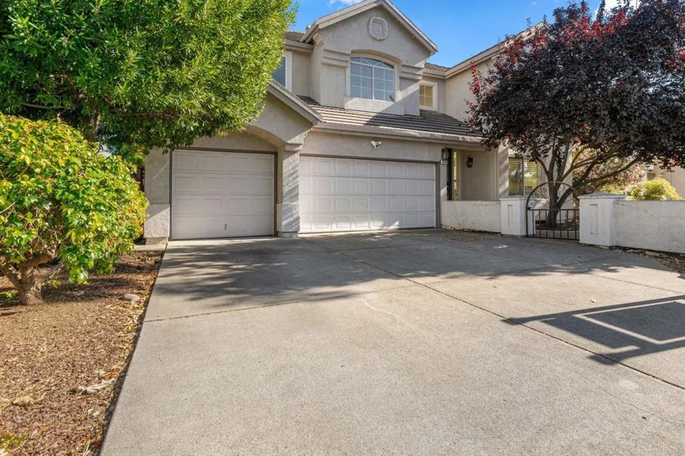 674 W Sunnyoaks Avenue Campbell, CA 95008