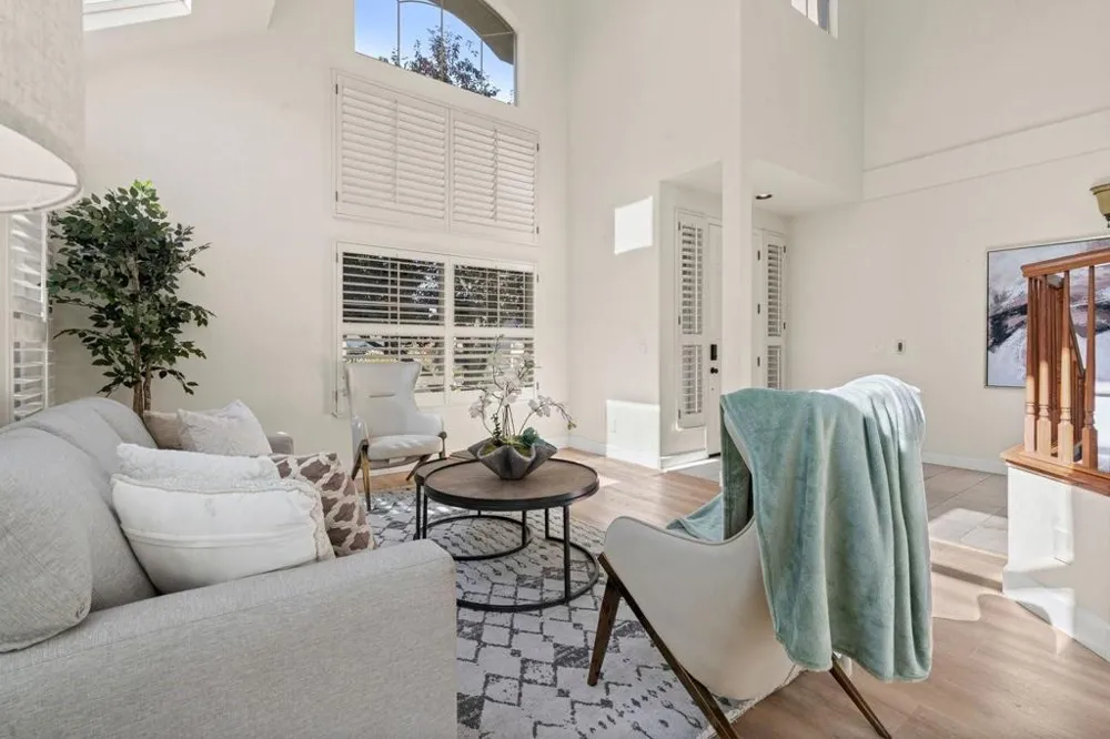674 W Sunnyoaks Avenue Campbell, CA 95008